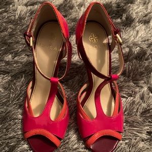 Isola Brade T strap pump in size 4M. Pink & Coral.